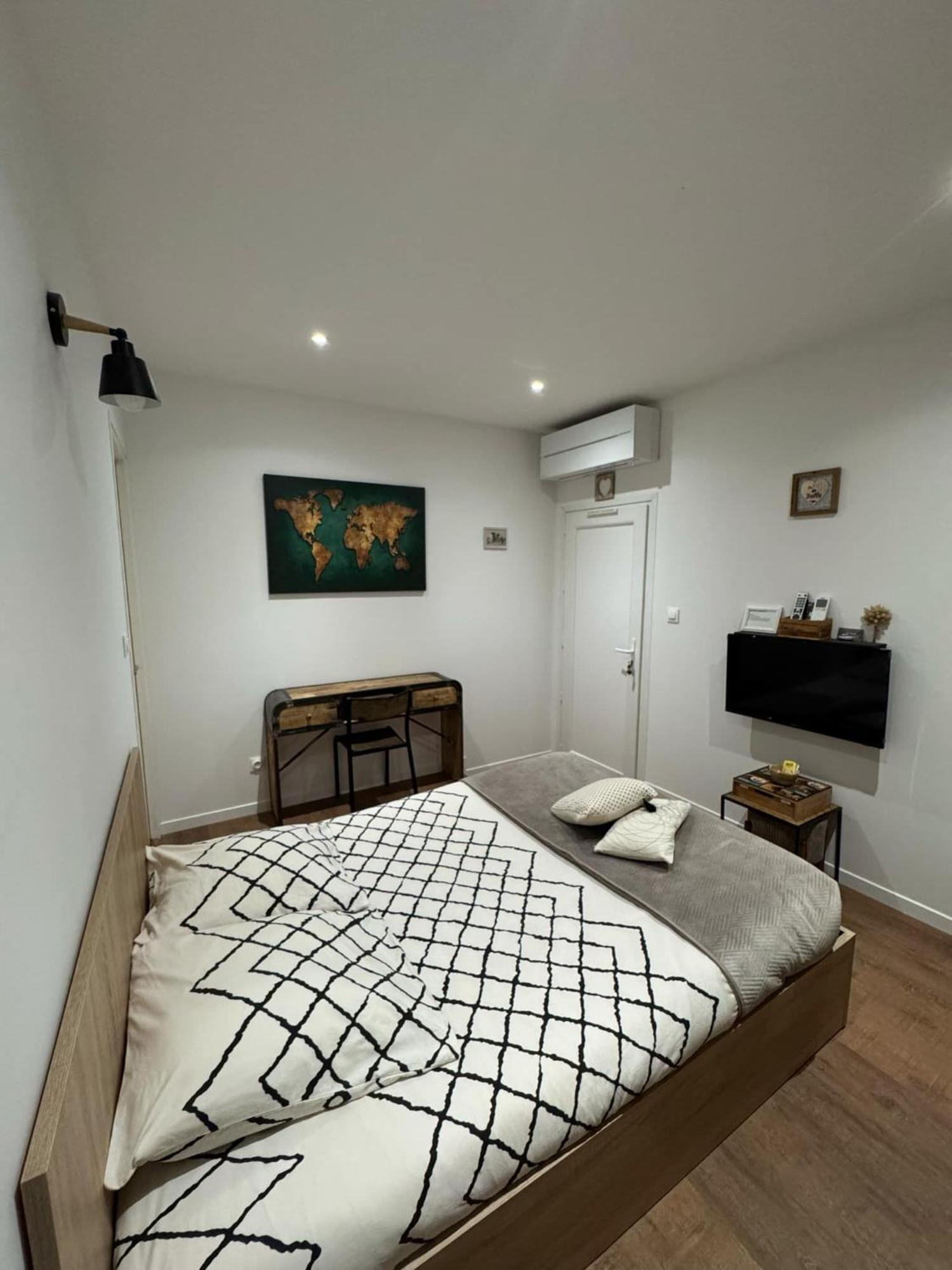 Chez Christian Et Valerie Apartment Rocbaron Luaran gambar