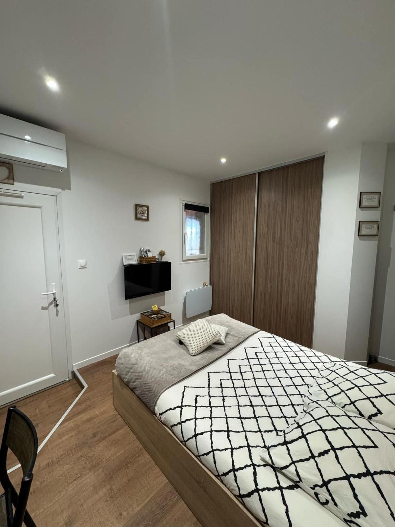 Chez Christian Et Valerie Apartment Rocbaron Luaran gambar
