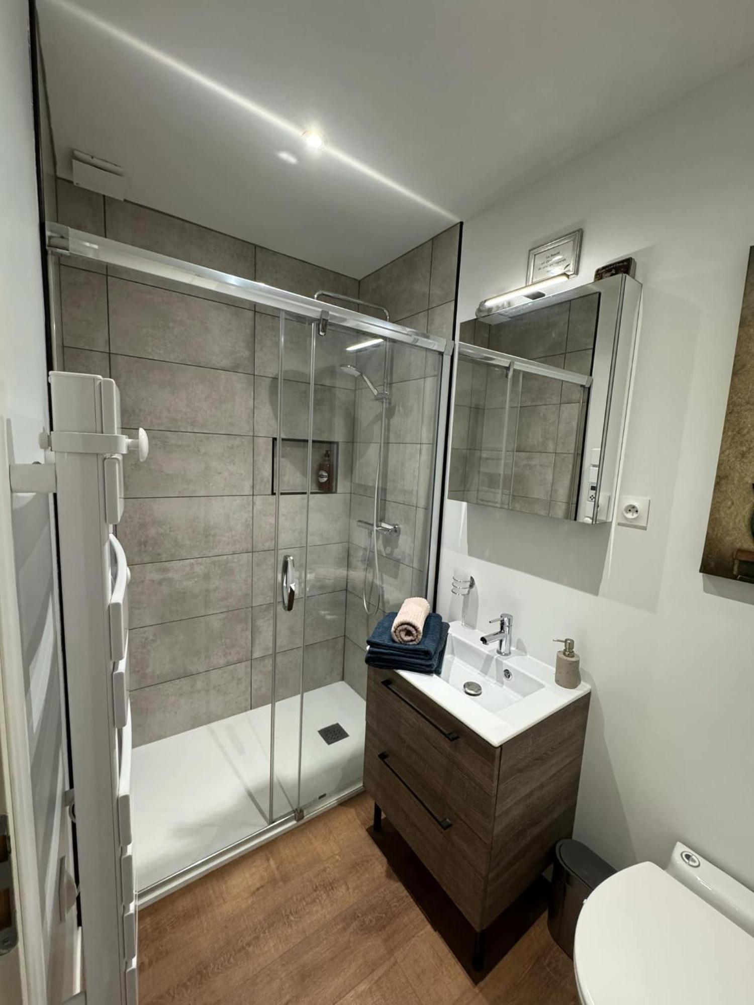 Chez Christian Et Valerie Apartment Rocbaron Luaran gambar